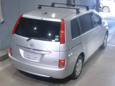 Toyota ISIS