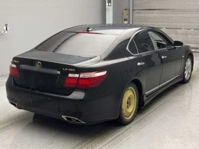 Lexus LS