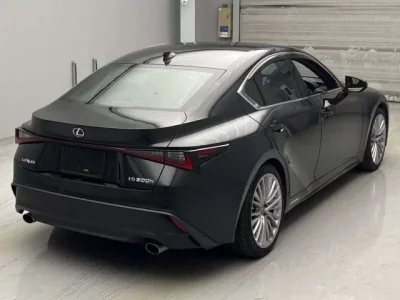 Lexus IS