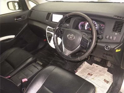 Toyota ISIS