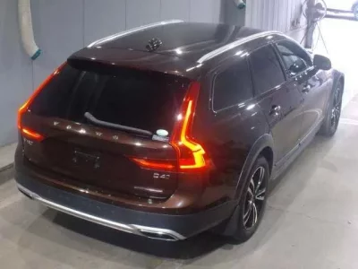 Volvo V90