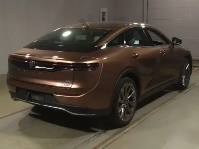 Toyota CROWN CROSSOVER