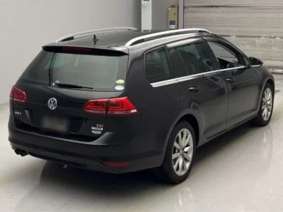 Volkswagen GOLF VARIANT