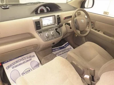 Toyota RAUM
