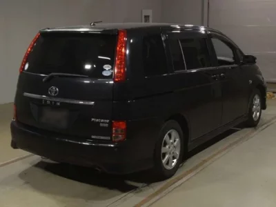 Toyota ISIS