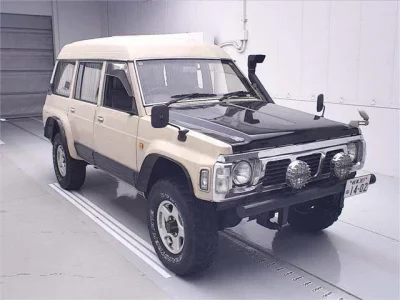 Nissan SAFARI