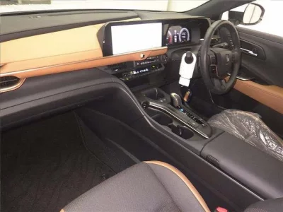 Toyota CROWN CROSSOVER