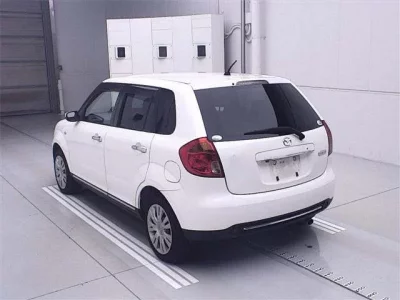 Mazda VERISA