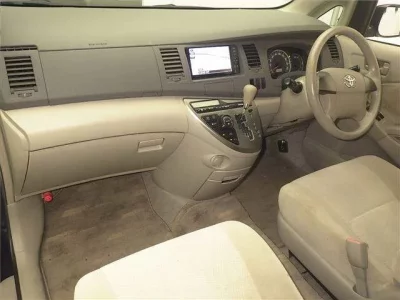 Toyota ISIS