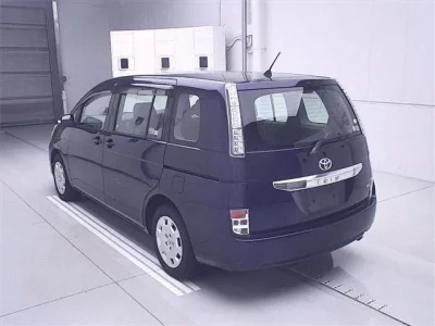Toyota ISIS