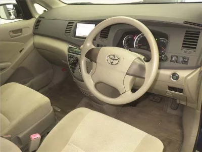Toyota ISIS