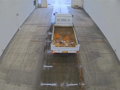 Nissan TRUCK