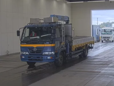 Nissan TRUCK