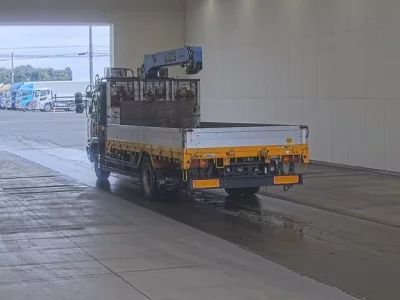 Nissan TRUCK