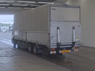 Nissan TRUCK