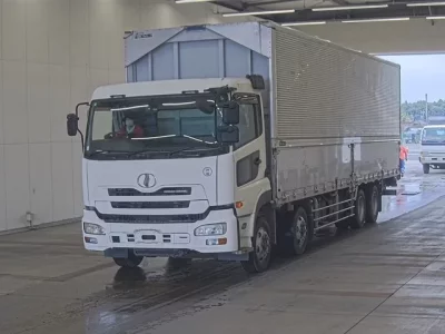 Nissan TRUCK