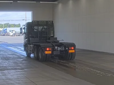 Nissan TRUCK