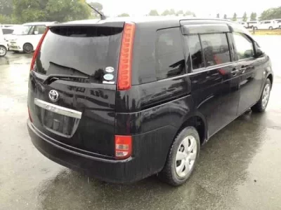 Toyota ISIS