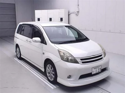Toyota ISIS
