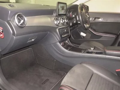 Mercedes-Benz CLA CLASS