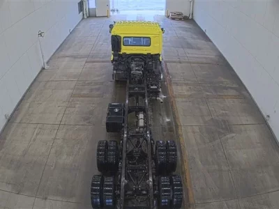 Nissan TRUCK