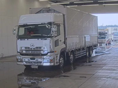 Nissan TRUCK