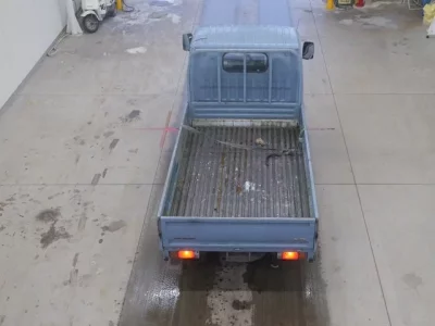 Nissan TRUCK