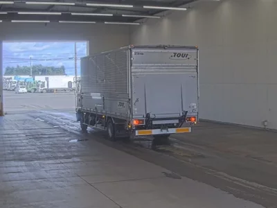 Nissan TRUCK
