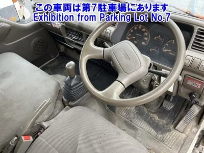 Nissan TRUCK