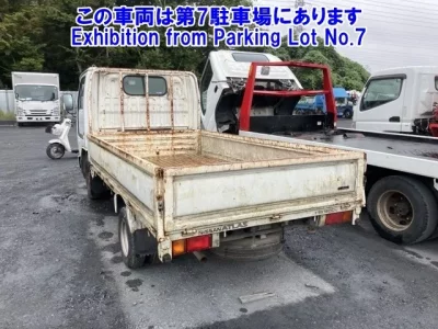 Nissan TRUCK