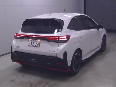 Nissan AURA