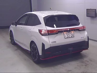 Nissan AURA