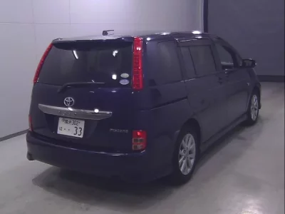 Toyota ISIS