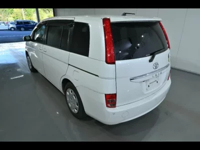 Toyota ISIS