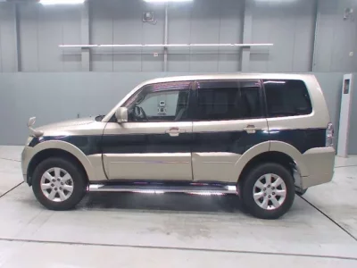 Mitsubishi PAJERO