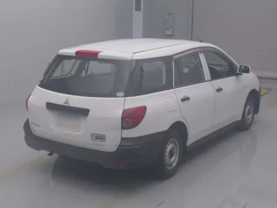 Mitsubishi LANCER VAN