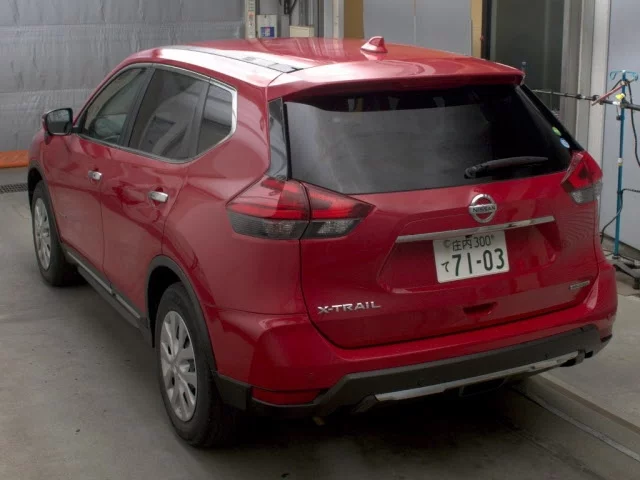 Nissan X-TRAIL