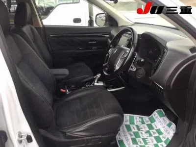 Mitsubishi OUTLANDER PHEV