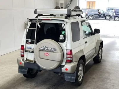 Mitsubishi PAJERO JR