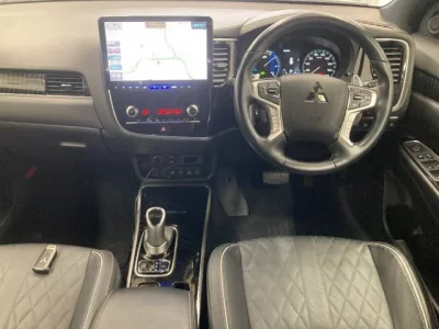 Mitsubishi OUTLANDER PHEV