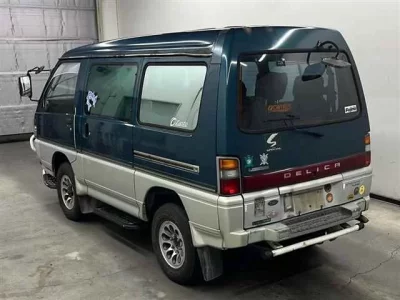 Mitsubishi DELICA WAGON