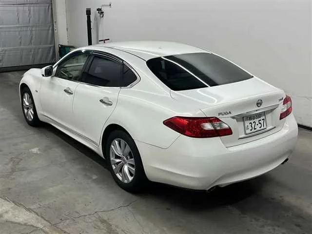 Nissan FUGA