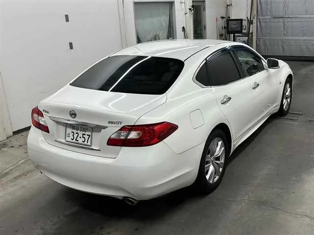 Nissan FUGA