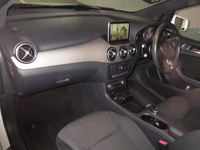 Mercedes-Benz B CLASS
