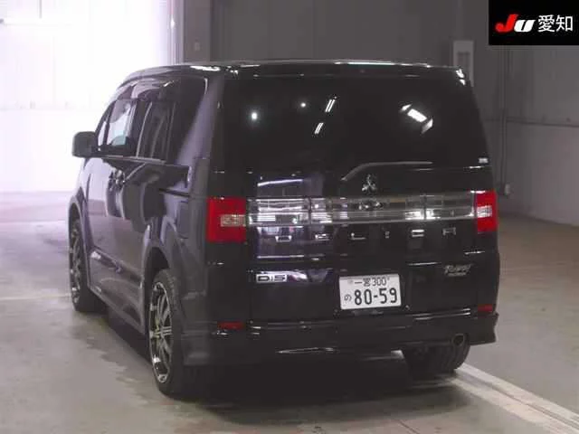 Mitsubishi DELICA D5