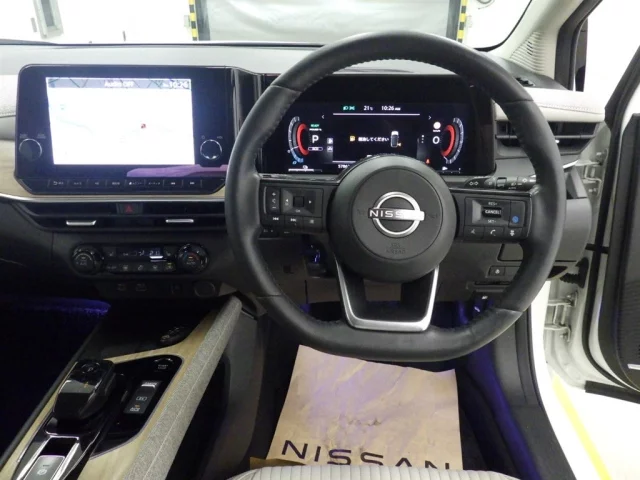 Nissan AURA