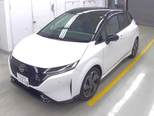 Nissan AURA