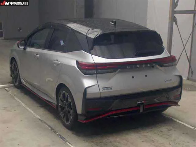 Nissan AURA