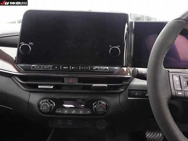 Nissan AURA