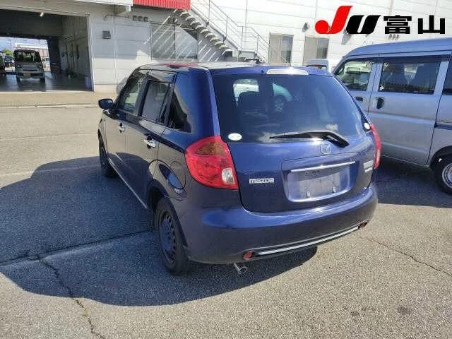 Mazda VERISA